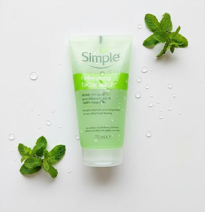 Simple Refreshing Facial Wash - Kind to Skin with Pro-Vitamin B5 & Vitamin E.